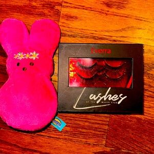 Eyelashes… NIB Everra Magnetic Eyelashes TWO Pair